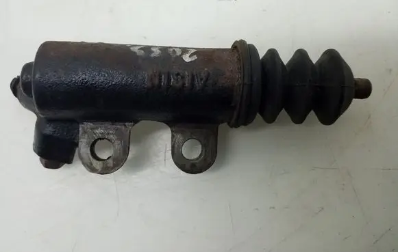 Clutch slave cylinder