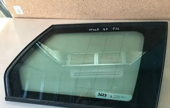 Citroen C4 Grand Picasso Rear side window AS2