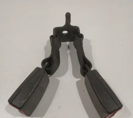Middle seatbelt (rear)