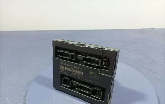Audi A4 S4 B8 8K Comfort/convenience module 8K0907064GD