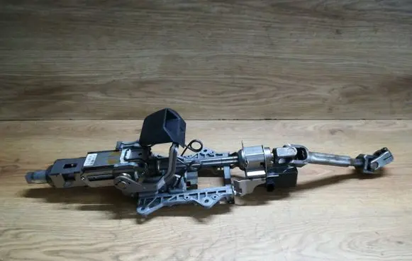 Steering wheel axle set