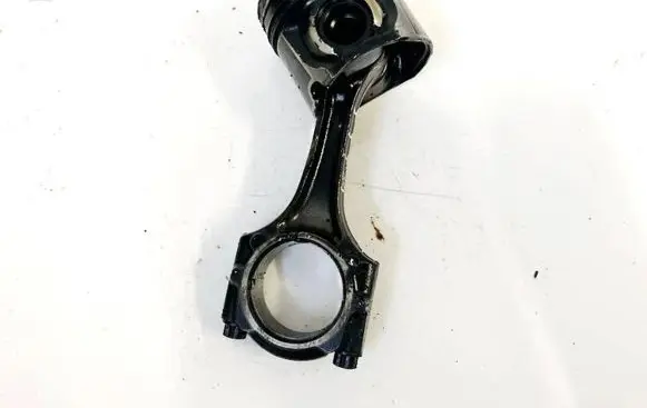 Toyota Avensis Verso Piston with connecting rod