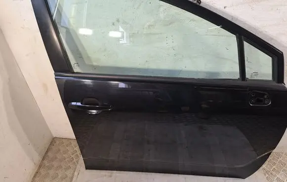 Toyota Corolla Verso AR10 Front door 670010F011 681250F010