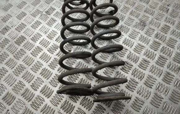 Volkswagen PASSAT B8 Rear coil spring