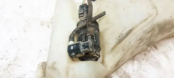 Renault Megane I Windscreen/windshield washer pump