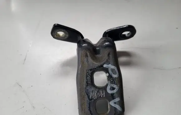 Opel Insignia B Front door upper hinge