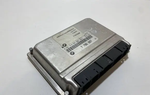 BMW 5 E39 Engine control unit/module 7786887 0281010205