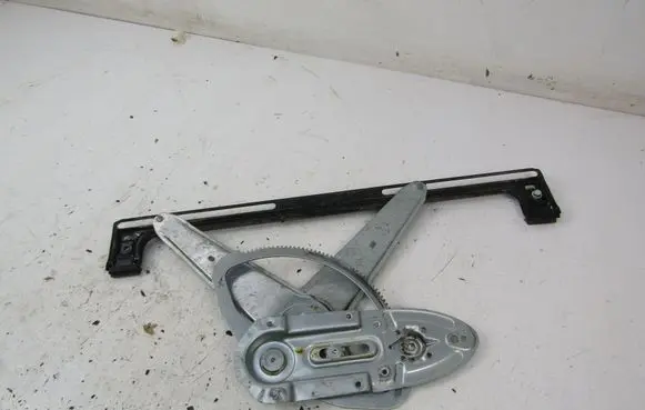 Ford Focus Front door manual window regulator 3M51R23200DA