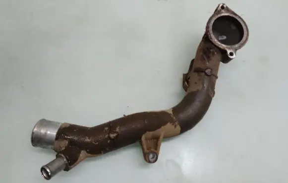 Toyota Land Cruiser (J120) Engine coolant pipe/hose