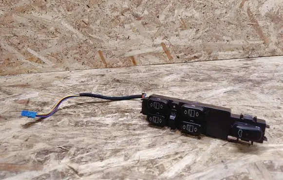 Mercedes-Benz S W220 Electric window control switch 2208201010