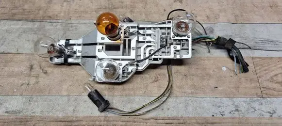 Skoda Octavia Mk2 (1Z) Tail light bulb cover holder 1Z9945258 27592202