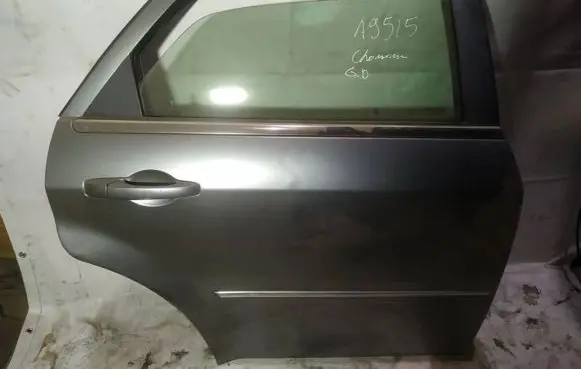 Chrysler 300 - 300C Rear door pilkos