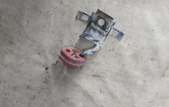 Muffler mount bracket/holder