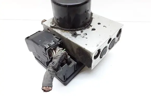 Volvo V70 ABS Pump 30714956