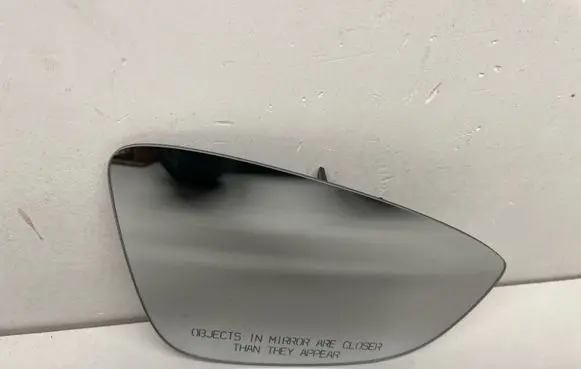 Volkswagen PASSAT B8 Wing mirror glass 561857522AB