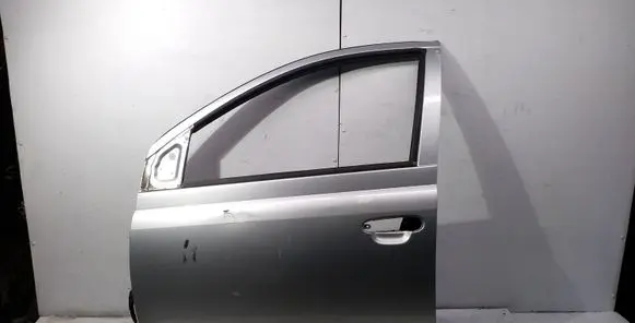 Toyota Yaris Front door