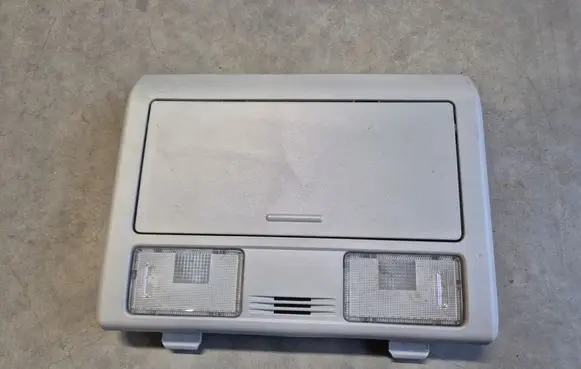 Toyota Hilux (AN10, AN20, AN30) Front seat light