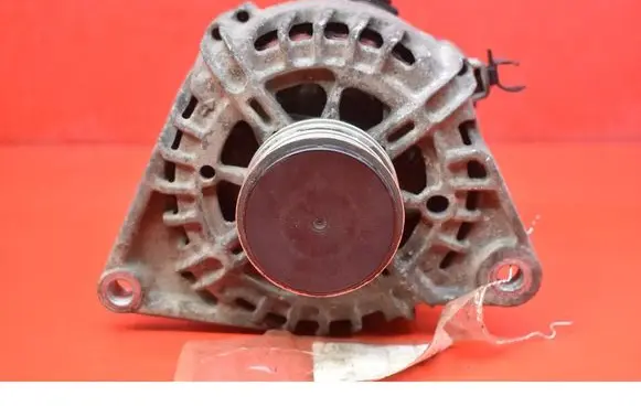 Hyundai i40 Generator/alternator 373002A500