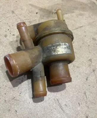 Thermostat/thermostat housing