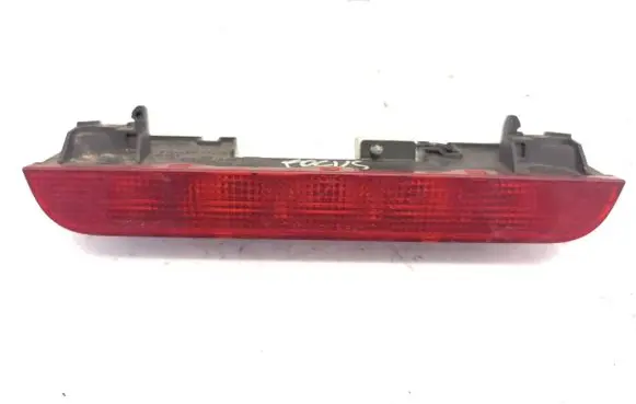 Third/center stoplight