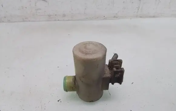 Subaru Legacy Windscreen/windshield washer pump