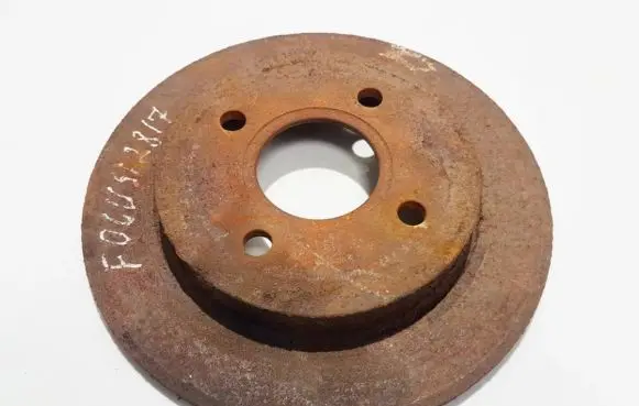 Ford Focus Rear brake disc neventiliuojamas