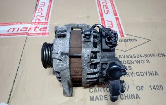 Hyundai i10 Generator/alternator 37300-04700