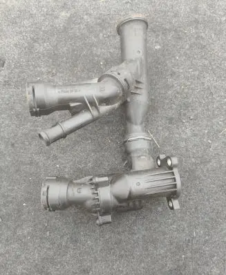 Volkswagen PASSAT B8 Engine coolant pipe/hose 04l121026q