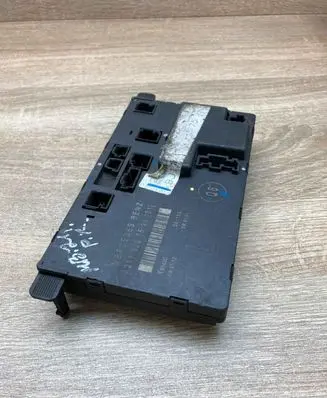 Mercedes-Benz E W211 Door control unit/module 2118207526