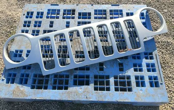 Jeep Cherokee Front bumper upper radiator grill 5GF25TRMAD