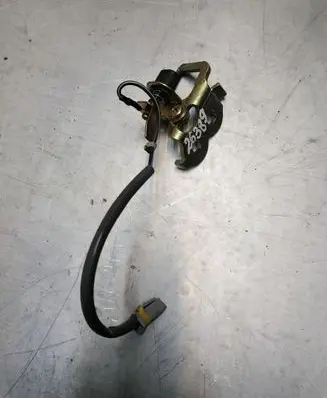 Toyota Prius (XW10) Loading door lock loop/hook striker 