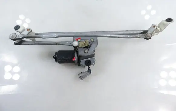 Suzuki Swift I Front wiper linkage 