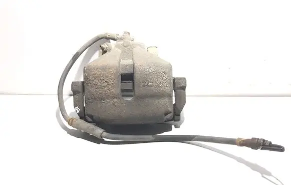 Volkswagen PASSAT B6 Front brake caliper