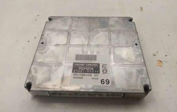 Toyota Avensis T250 Engine control unit/module MB1758006326 8966105690