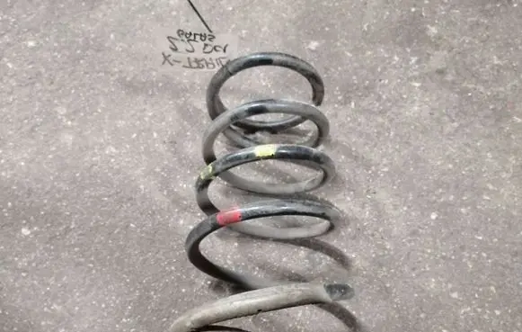 Nissan X-Trail T30 Rear coil spring