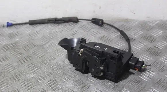 Citroen C4 II Picasso Front door lock 9810310280
