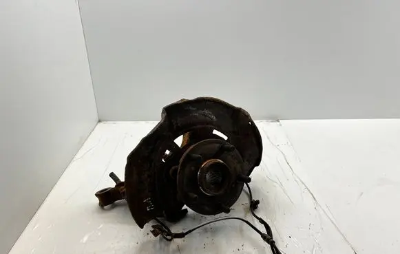 Toyota RAV 4 (XA30) Front wheel hub 