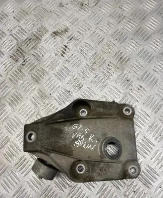 BMW 5 GT F07 Engine mounting bracket 6777623