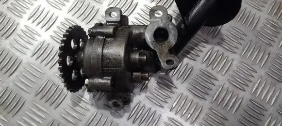 Ford Mondeo Mk III Oil pump 070905165 1s7q6600r0zea