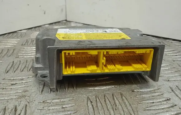 Mercedes-Benz A W169 Airbag control unit/module A1698206626