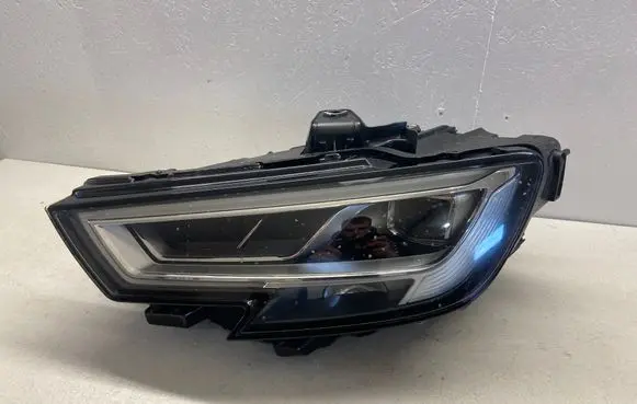 Audi A3 S3 8V Headlight/headlamp 8V0941033C 13672351 90104562