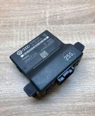 Volkswagen PASSAT B7 Gateway control module 1K0907530P 1K0907951
