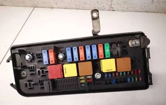 Opel Signum Fuse box set 13144709 519066005