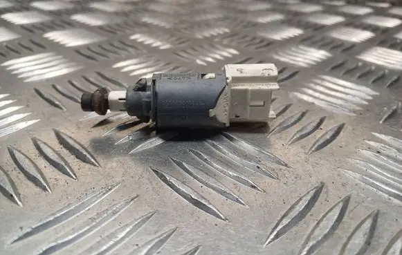 Renault Scenic II - Grand scenic II Brake pedal sensor switch 8200168238B