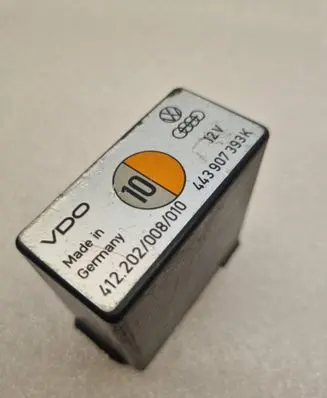 Volkswagen Golf II Other relay 443907393K