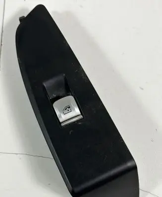 BMW 7 G11 G12 Electric window control switch 929945702