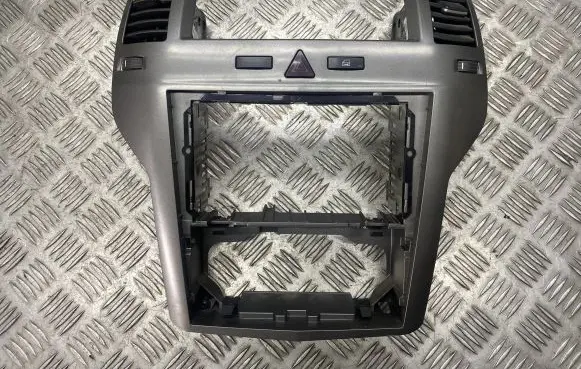 Opel Zafira B Radio/GPS head unit trim 03758075 13100105 0320