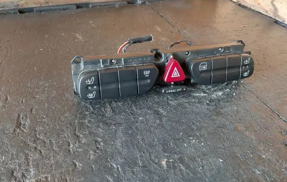 Mercedes-Benz C W203 Hazard light switch 2038217458 3306530200 20414889001