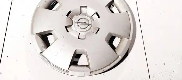 Opel Astra H R16 wheel hub/cap/trim 13209732 13209733