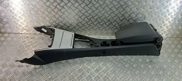 BMW 1 E81 E87 Center console